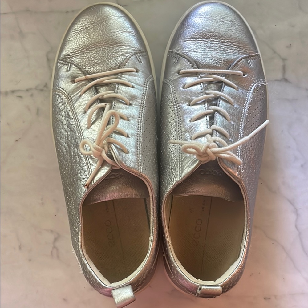 Ecco Silver White Sneakers Minimalist Design